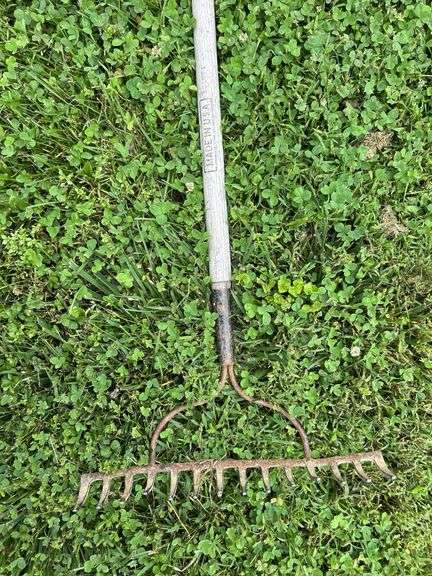 Scope shovel & garden rake