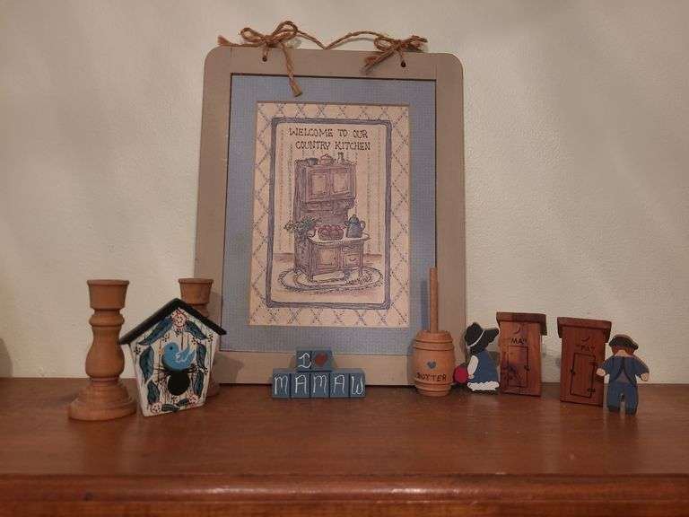 Welcome to our kitchen sign & small wooden decor