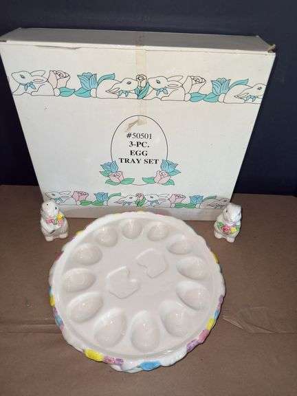 Egg tray set