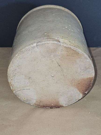 7½" crock jar.