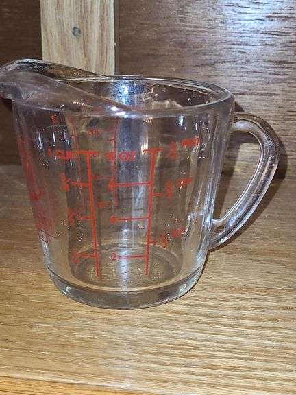 Measuring cups.