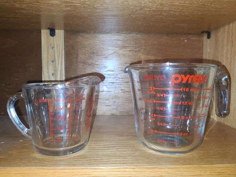 Measuring cups.