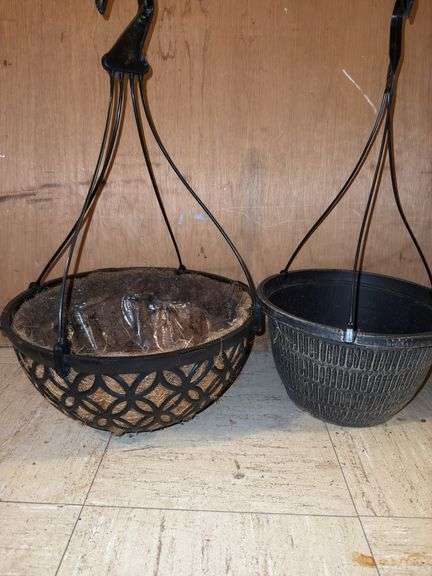 Gardening tools, flower pots & watering cans