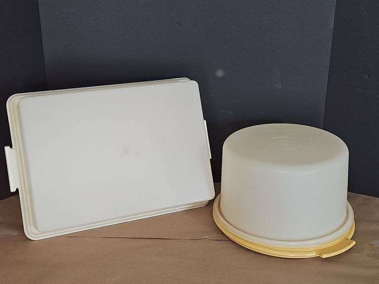 Tupperware cake containers