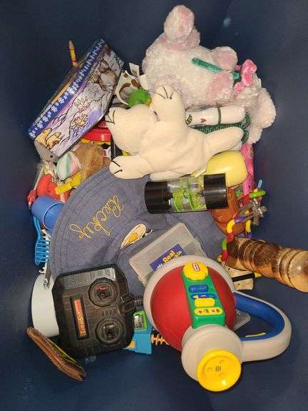 Costumes & toys