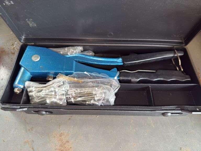 Rivet Pliers