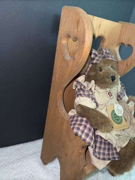 Vintage Wood Heart Cutout Doll / Teddy Bear Wooden Chair & Boyds Bear