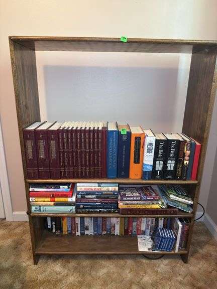 Wooden Tv/Bookshelf