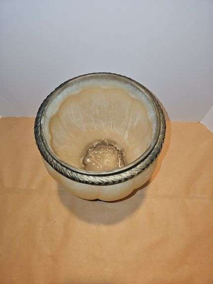 Springmade wastebasket