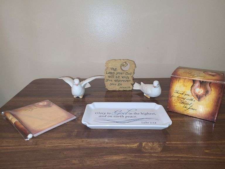Homco Doves & religious decore