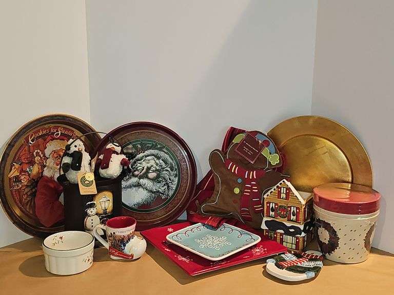Christmas decor & dishes