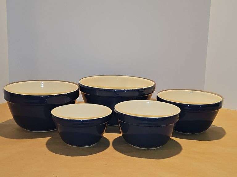 5pc Pottery bowls