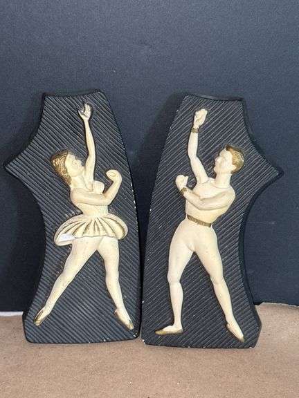 Figurines