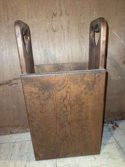 Wooden magazine holder
