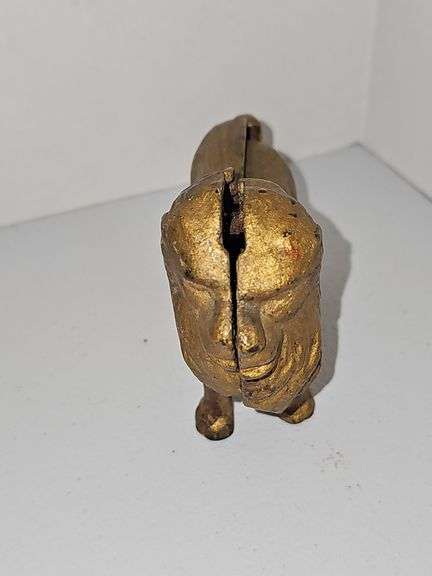 Heavy metal lion figure