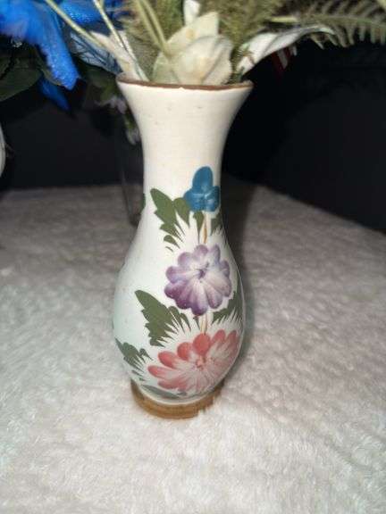 Various Vases & Faux Flowers