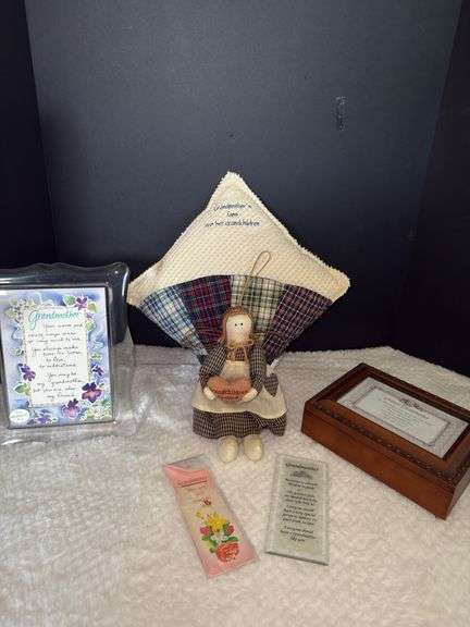 "Grandmother" Themed Decor