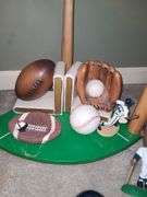 Baseball gl9ve, baseballs, baseball decore.