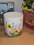 Flower pots & other misc decor