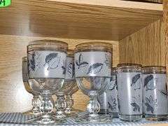 Leaf patter drinking glasses