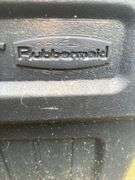 Rubbermaid storage tote