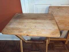 Wooden stool & 2 wooden TV trays