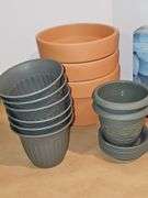 Flower pots & other misc decor
