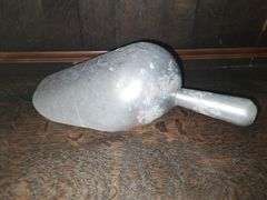 Metal ice scoop