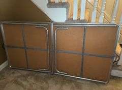 Folding table