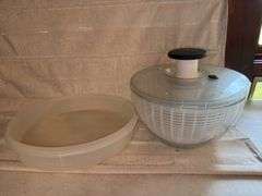 Large Tupperware bowl & other kitchen items