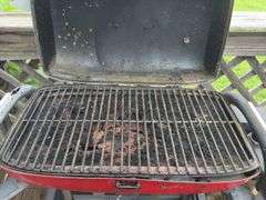 Charbroil grill & propane tank