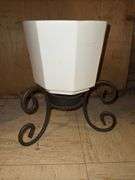 Gardening tools, flower pots & watering cans