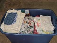 Tote of linens