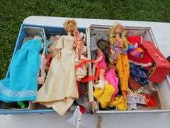 1964 & 1971 Barbie carrying case & contents
