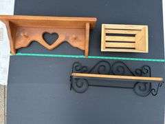 Tote of wooden decor