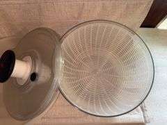 Large Tupperware bowl & other kitchen items