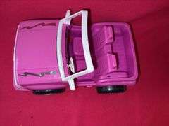 Barbie Jeep, Barbie dolls, & small dolls