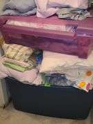 Blue tote linens