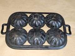 Vintage Cast Iron Turk's Head Muffin Pan