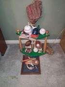 Baseball gl9ve, baseballs, baseball decore.