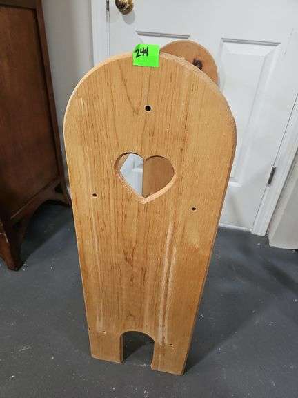 Natural wood quilt rack