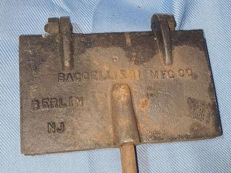 Camping Food Press Vintage Cast Metal Fireplace Waffle Cooking Iron
