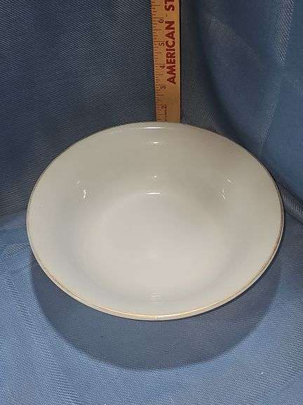 Crown corningware serving bowl