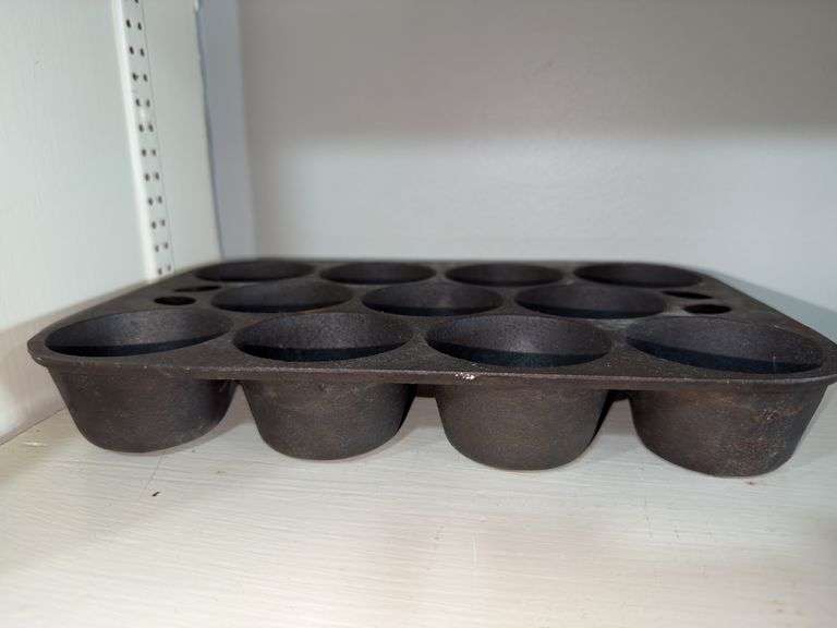 Cast iron muffin tin