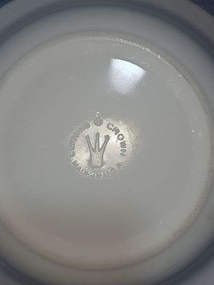 Crown corningware serving bowl