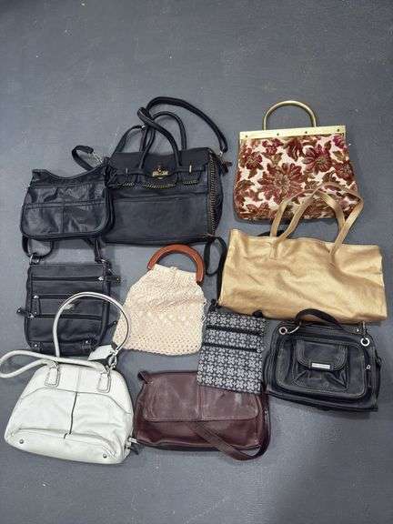 Basket & purses/hand bags
