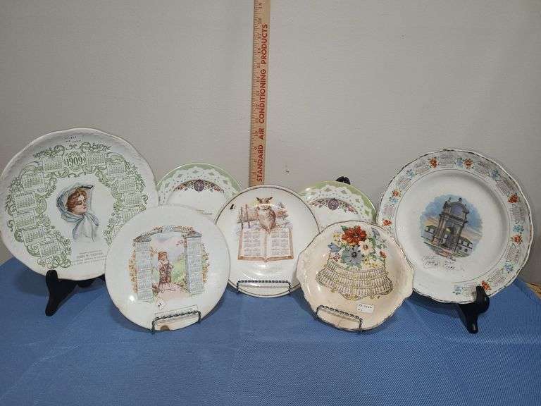 Vintage calendar plates
