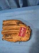 Rawlings baseball glove