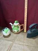 Teapot & Ceramic trinket boxes