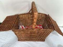 Wicker picnic basket